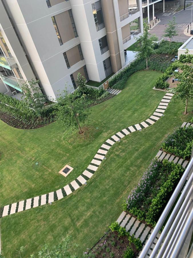 Menlyn Maine The Residence Trilogy - 4Th Pretoria-Noord Buitenkant foto